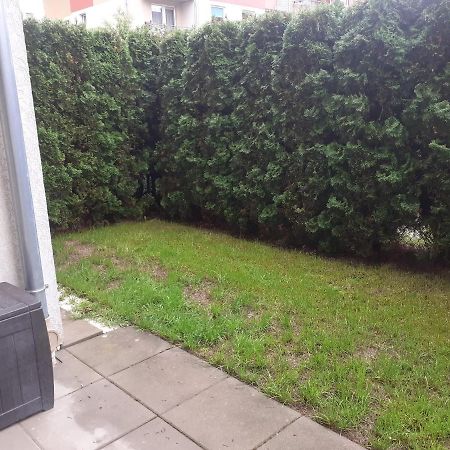 Sloneczny Apartament Z Malym Ogrodkiem Wejherowo Bagian luar foto
